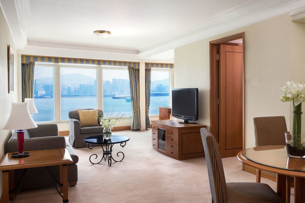 Harbour Grand Kowloon Hotell Hongkong Eksteriør bilde A suite at the Conrad Hong Kong